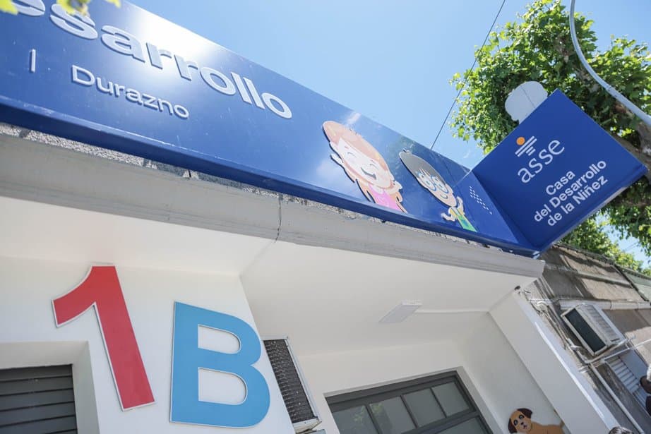 asse-entrega-de-nuevas-ambulancias-para-la-policlinica 1